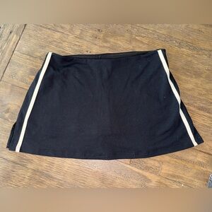 Tiger Mist Black Skirt with White Trim Medium